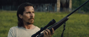 Out of the Furnace - Bale, rifle