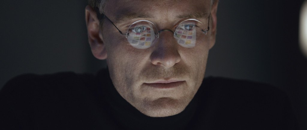 Steve-Jobs---Michael-Fassbender,-glasses-reflection