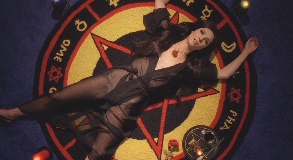 The-Love-Witch---Samantha-Robinson,-pentagram